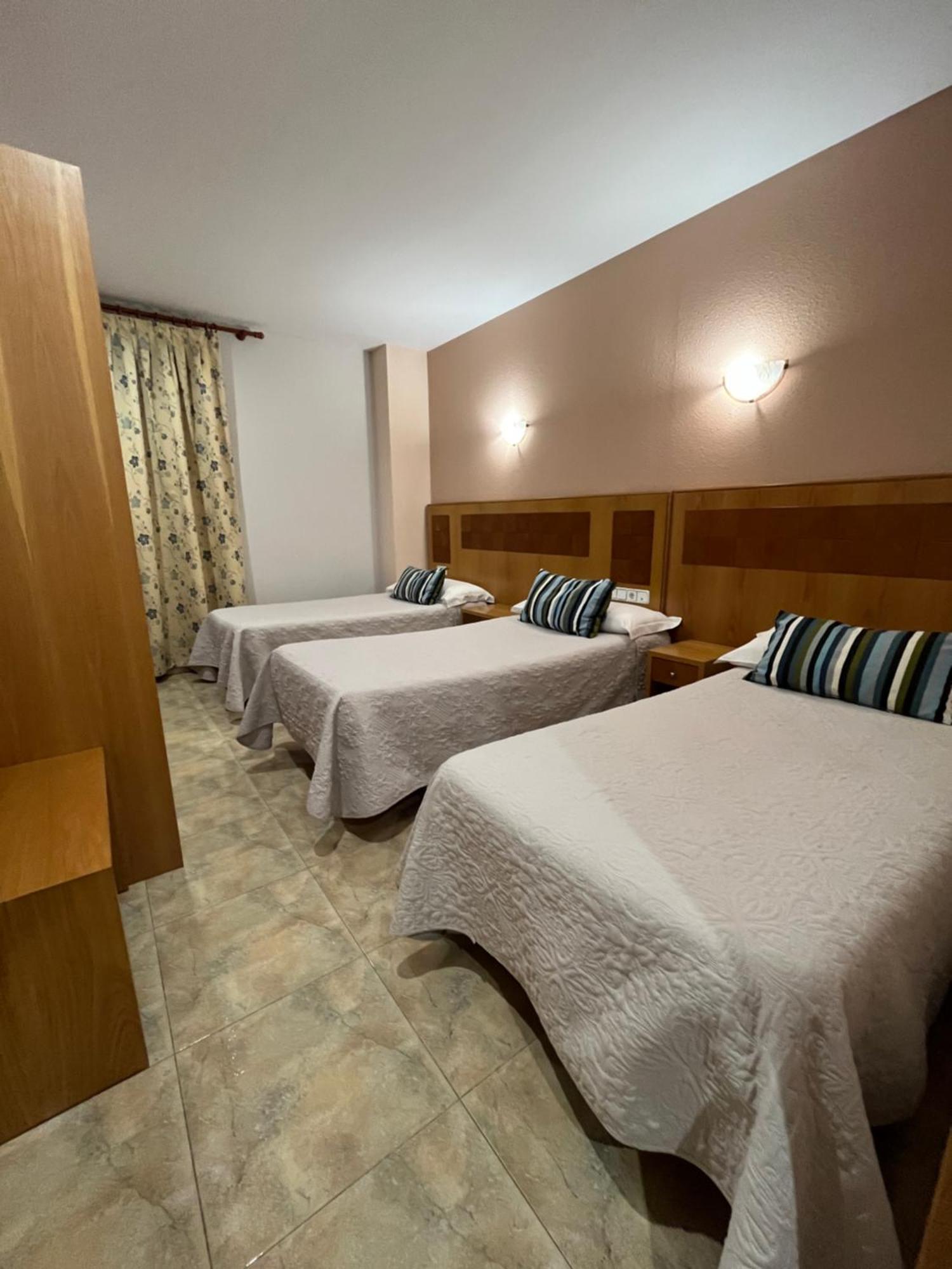 Hostal Azul El Molar Esterno foto