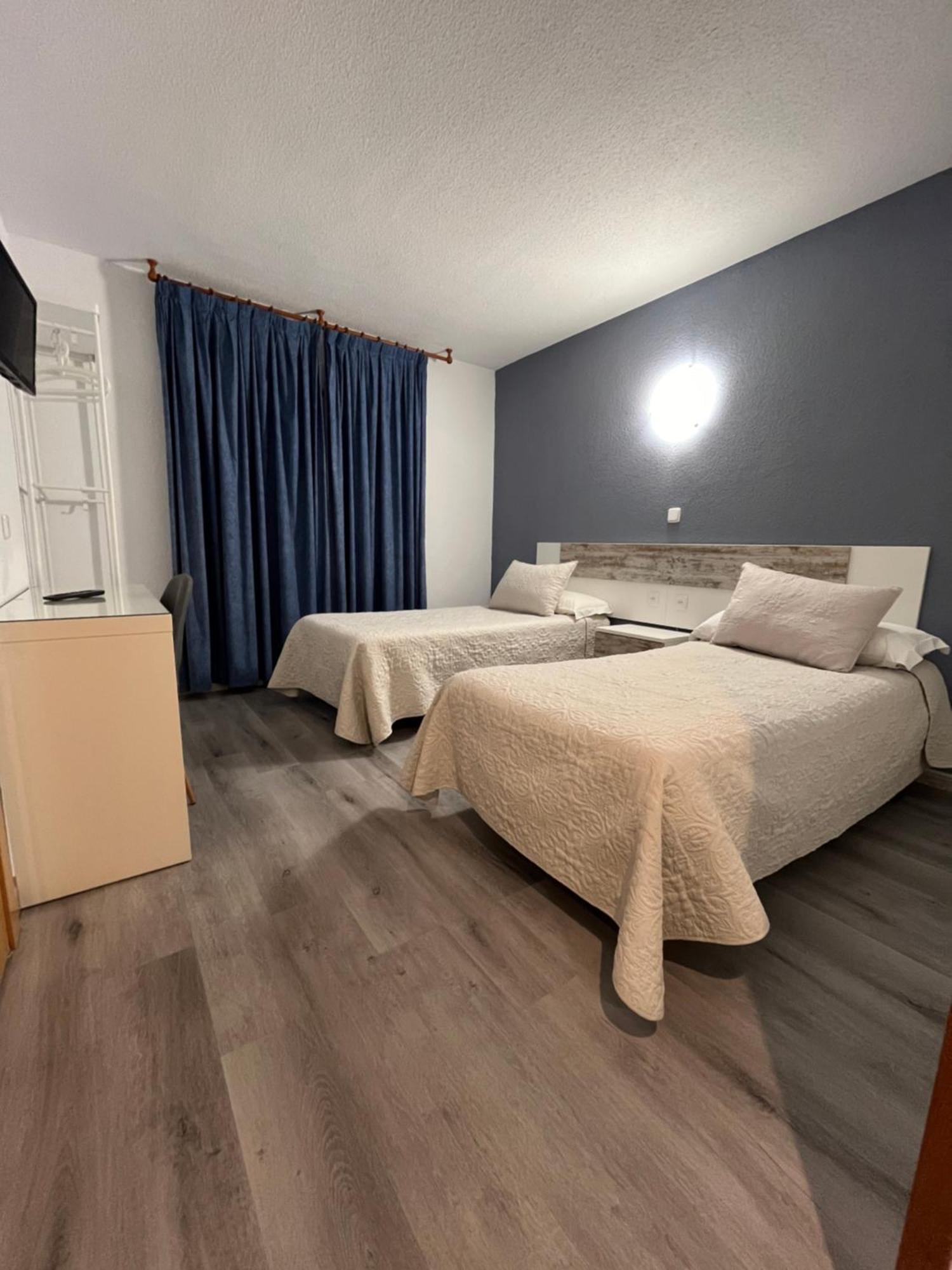 Hostal Azul El Molar Esterno foto